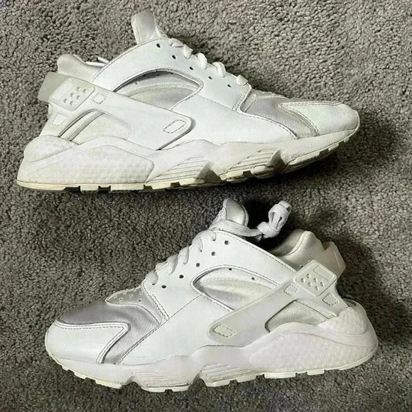 White huaraches from Nike women's size 8.5‎ - Picture 1 of 7